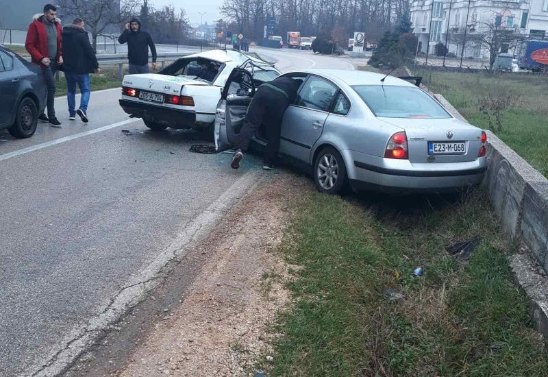 Prometna u Knešpolju: Smrtno stradala jedna osoba, ostali prevezeni u SKB Mostar 